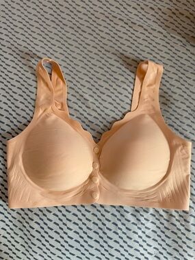 Othr Seamless Front-Button Wireless Bra - Peach